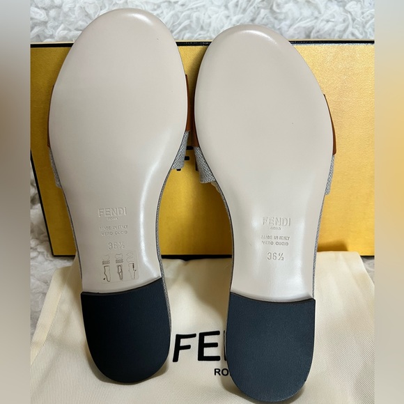 Fendi Logo Slides - Picture 5 of 7